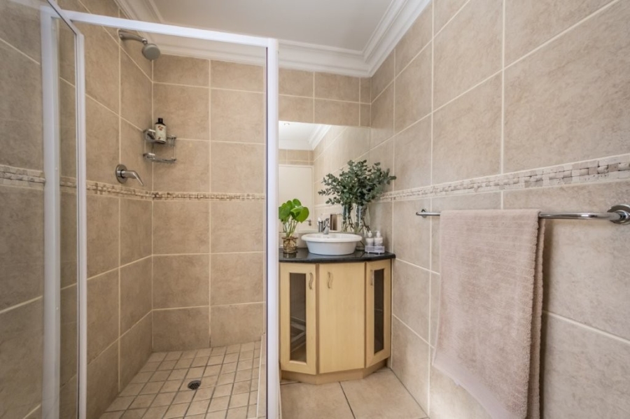 To Let 2 Bedroom Property for Rent in Big Bay Western Cape